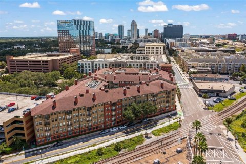 Condo in Orlando, Florida, 1 bedroom  № 1542925 - photo 2