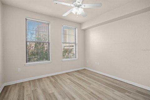 Condo in Orlando, Florida, 1 bedroom  № 1542925 - photo 18