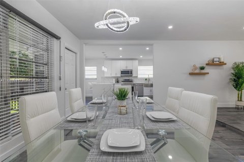 Casa en venta en Hollywood, Florida, 2 dormitorios, 130.53 m2 № 1945964 - foto 4