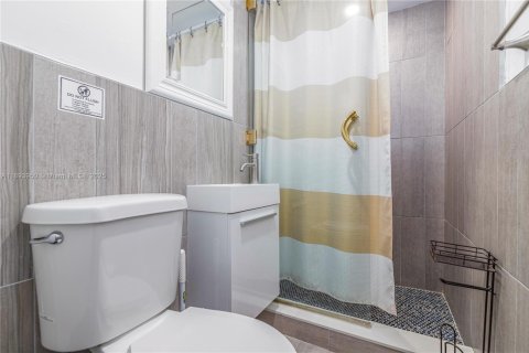 Casa en venta en Hollywood, Florida, 2 dormitorios, 130.53 m2 № 1945964 - foto 18