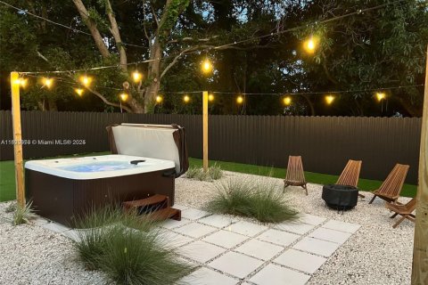 Casa en venta en Hollywood, Florida, 2 dormitorios, 130.53 m2 № 1945964 - foto 13