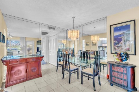 Condo in Deerfield Beach, Florida, 1 bedroom  № 2016544 - photo 8