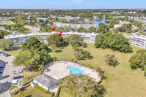 Condo in Deerfield Beach, Florida, 1 bedroom  № 2016544 - photo 19