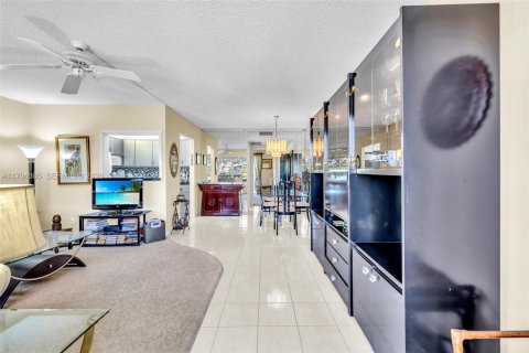 Condo in Deerfield Beach, Florida, 1 bedroom  № 2016544 - photo 7