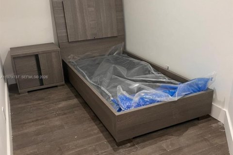 House in North Miami Beach, Florida 2 bedrooms, 137.12 sq.m. № 2044107 - photo 18