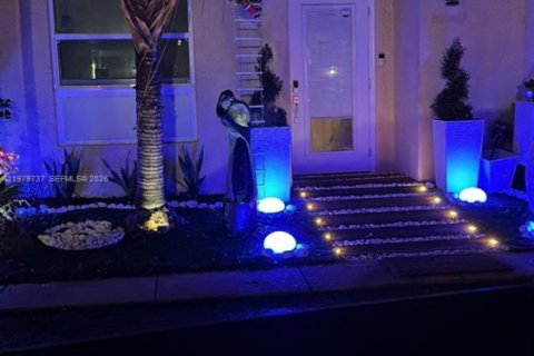 House in North Miami Beach, Florida 2 bedrooms, 137.12 sq.m. № 2044107 - photo 3