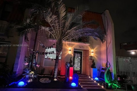 House in North Miami Beach, Florida 2 bedrooms, 137.12 sq.m. № 2044107 - photo 25