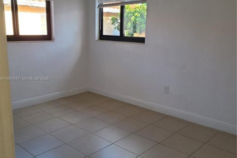 Commercial property in Miami, Florida 163.32 sq.m. № 2088505 - photo 14
