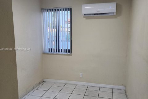 Commercial property in Miami, Florida 163.32 sq.m. № 2088505 - photo 6