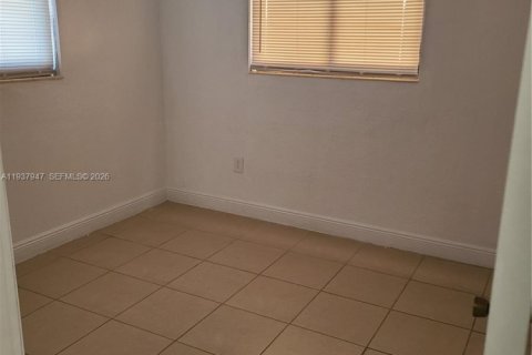 Commercial property in Miami, Florida 163.32 sq.m. № 2088505 - photo 15