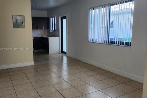 Commercial property in Miami, Florida 163.32 sq.m. № 2088505 - photo 5