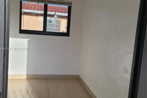 Commercial property in Miami, Florida 163.32 sq.m. № 2088505 - photo 9