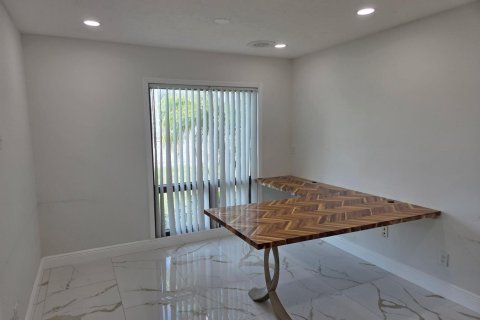 Immobilier commercial à vendre à Palm City, Floride № 2077586 - photo 4