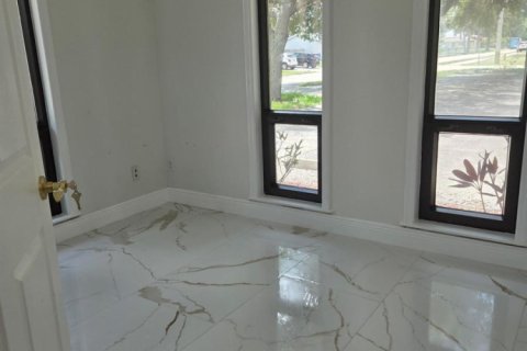 Immobilier commercial à vendre à Palm City, Floride № 2077586 - photo 8