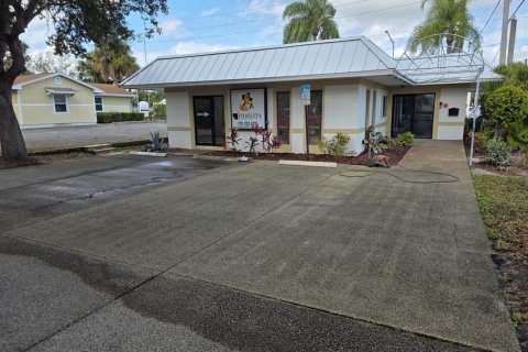 Immobilier commercial à Palm City, Floride № 2077586