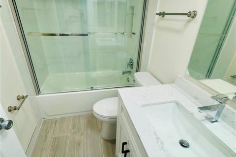 Condo in Wilton Manors, Florida, 2 bedrooms № 2189717 - photo 6