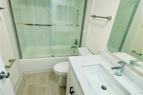 Condo in Wilton Manors, Florida, 2 bedrooms № 2189717 - photo 7