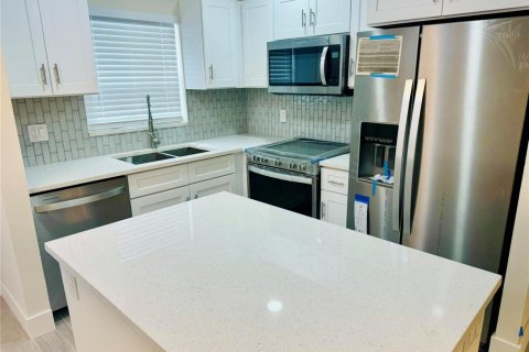 Condo in Wilton Manors, Florida, 2 bedrooms № 2189717
