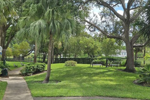 Condo in Hollywood, Florida, 2 bedrooms № 1951873 - photo 25