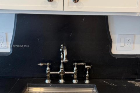 Condo in Fort Lauderdale, Florida, 1 bedroom № 2154658 - photo 11