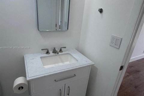 Condo in Fort Lauderdale, Florida, 1 bedroom № 2154658 - photo 19