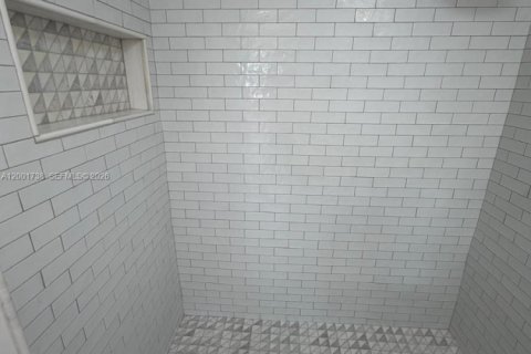Condo in Fort Lauderdale, Florida, 1 bedroom № 2154658 - photo 17