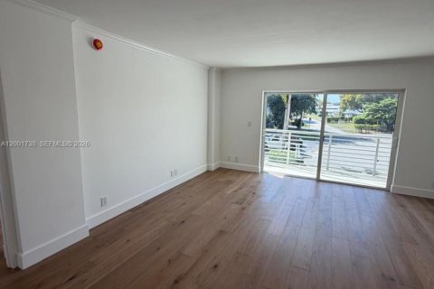 Condo in Fort Lauderdale, Florida, 1 bedroom № 2154658 - photo 23