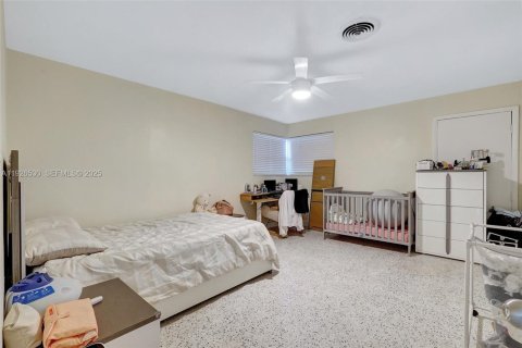 Villa ou maison à louer à North Miami Beach, Floride: 2 chambres, 165.18 m2 № 1986154 - photo 19
