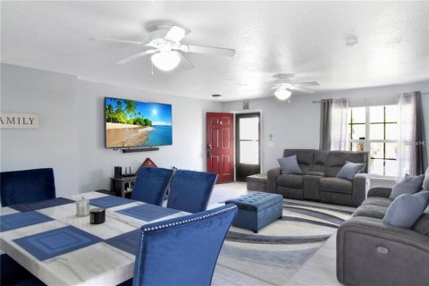 Villa ou maison à vendre à Wimauma, Floride: 4 chambres, 150.32 m2 № 2198781 - photo 3