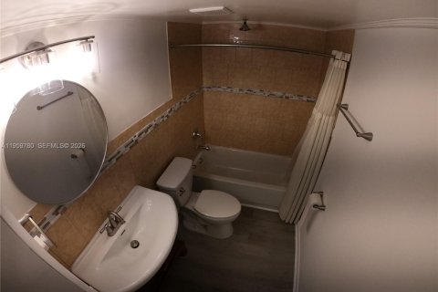 Condominio en alquiler en Hialeah, Florida, 2 dormitorios, 91.97 m2 № 2025862 - foto 5