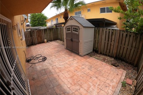 Condominio en alquiler en Hialeah, Florida, 2 dormitorios, 91.97 m2 № 2025862 - foto 13