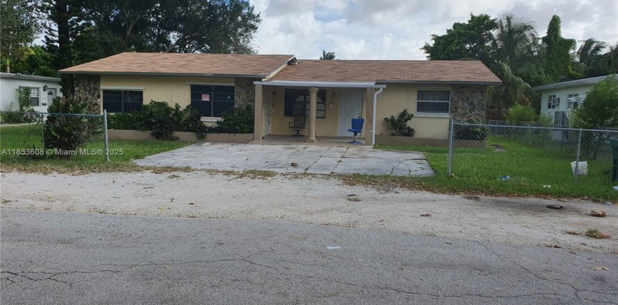 Immobilier commercial à Miami, Floride 1 chambre, 186.92 m2 № 1883786