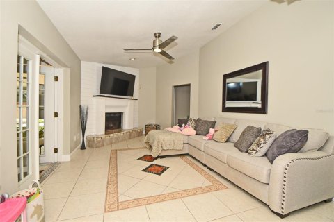 Villa ou maison à vendre à Belle Isle, Floride: 3 chambres, 150.13 m2 № 2296588 - photo 6