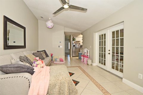Villa ou maison à vendre à Belle Isle, Floride: 3 chambres, 150.13 m2 № 2296588 - photo 11