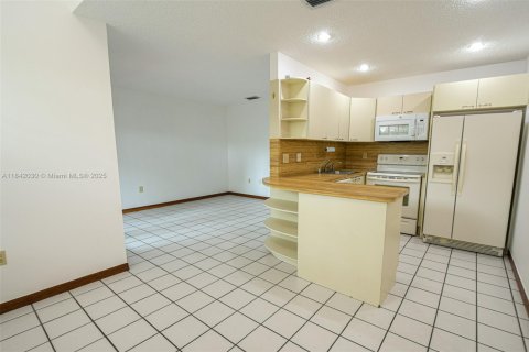 Townhouse in Miami, Florida 3 bedrooms № 1834361 - photo 24