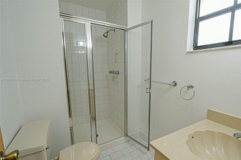 Townhouse in Miami, Florida 3 bedrooms № 1834361 - photo 16