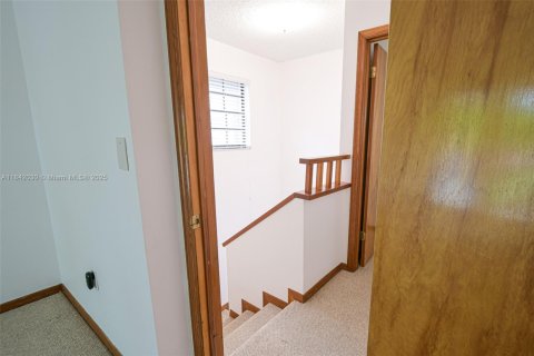 Townhouse in Miami, Florida 3 bedrooms № 1834361 - photo 13
