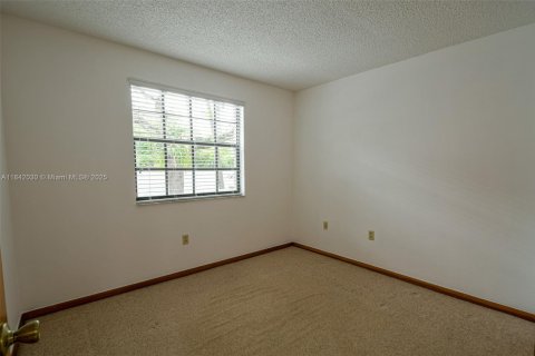 Townhouse in Miami, Florida 3 bedrooms № 1834361 - photo 3
