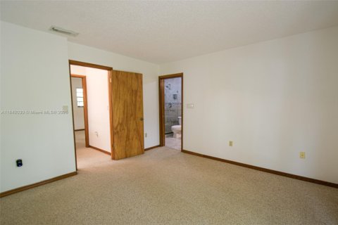 Townhouse in Miami, Florida 3 bedrooms № 1834361 - photo 23