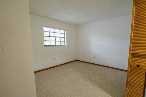 Townhouse in Miami, Florida 3 bedrooms № 1834361 - photo 14