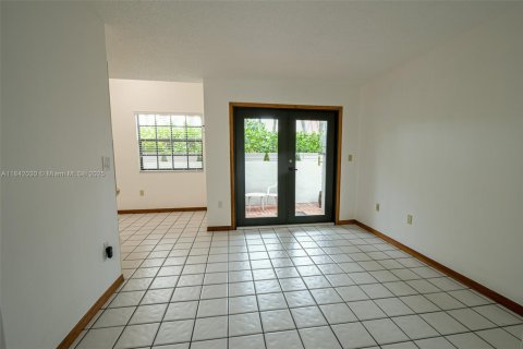 Townhouse in Miami, Florida 3 bedrooms № 1834361 - photo 19