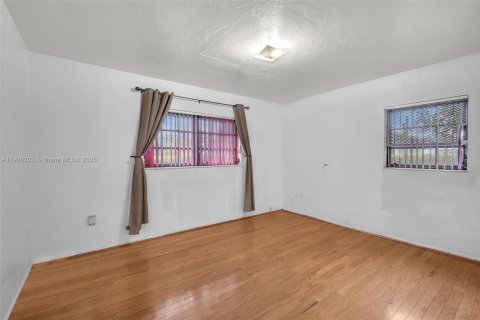 Casa en venta en Miami Gardens, Florida, 3 dormitorios, 133.78 m2 № 1966102 - foto 18