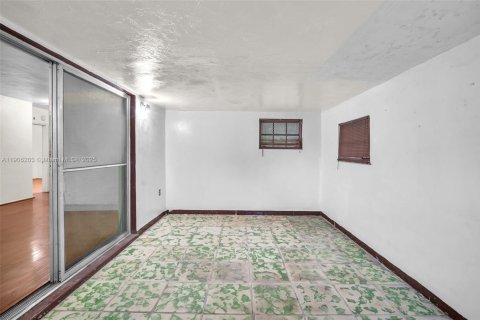 Casa en venta en Miami Gardens, Florida, 3 dormitorios, 133.78 m2 № 1966102 - foto 13