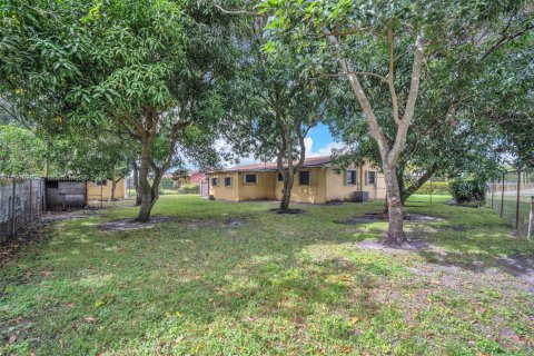 Casa en venta en Miami Gardens, Florida, 3 dormitorios, 133.78 m2 № 1966102 - foto 26