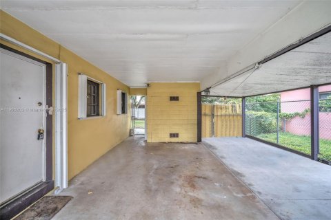 Casa en venta en Miami Gardens, Florida, 3 dormitorios, 133.78 m2 № 1966102 - foto 4