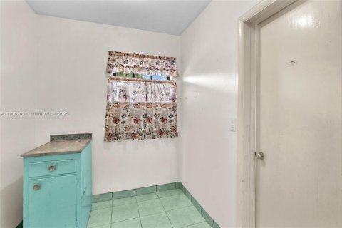 Casa en venta en Miami Gardens, Florida, 3 dormitorios, 133.78 m2 № 1966102 - foto 7