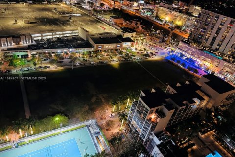 Condo in Miami, Florida, 1 bedroom  № 2076766 - photo 5