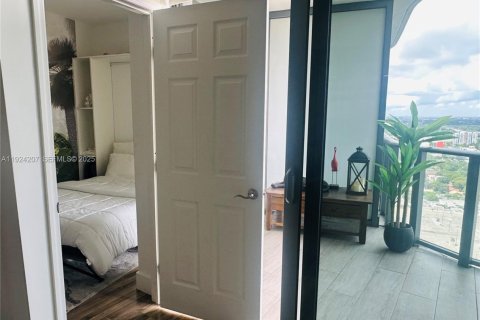 Condo in Miami, Florida, 1 bedroom  № 2076766 - photo 25