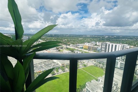 Condo in Miami, Florida, 1 bedroom  № 2076766 - photo 3