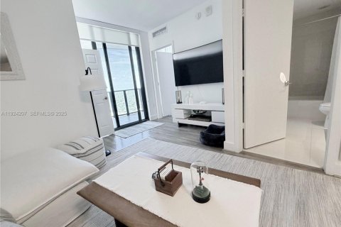 Condo in Miami, Florida, 1 bedroom  № 2076766 - photo 12
